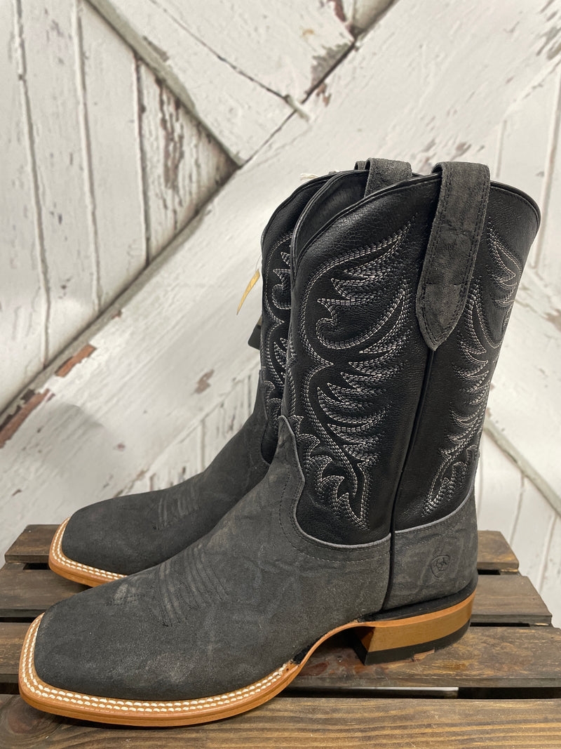 ARIAT &