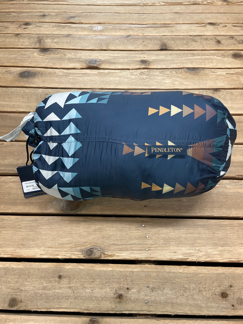 PENDLETON PACKABLE BLANKET