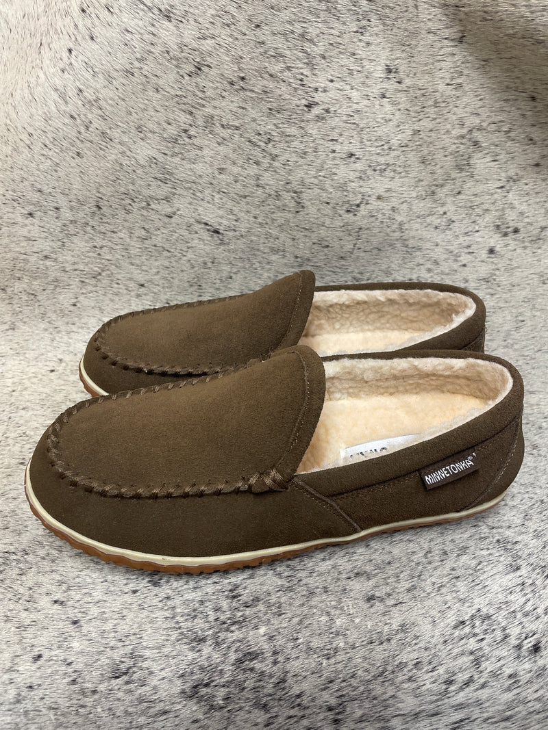 MENS SLIP ON MINNETONKA 