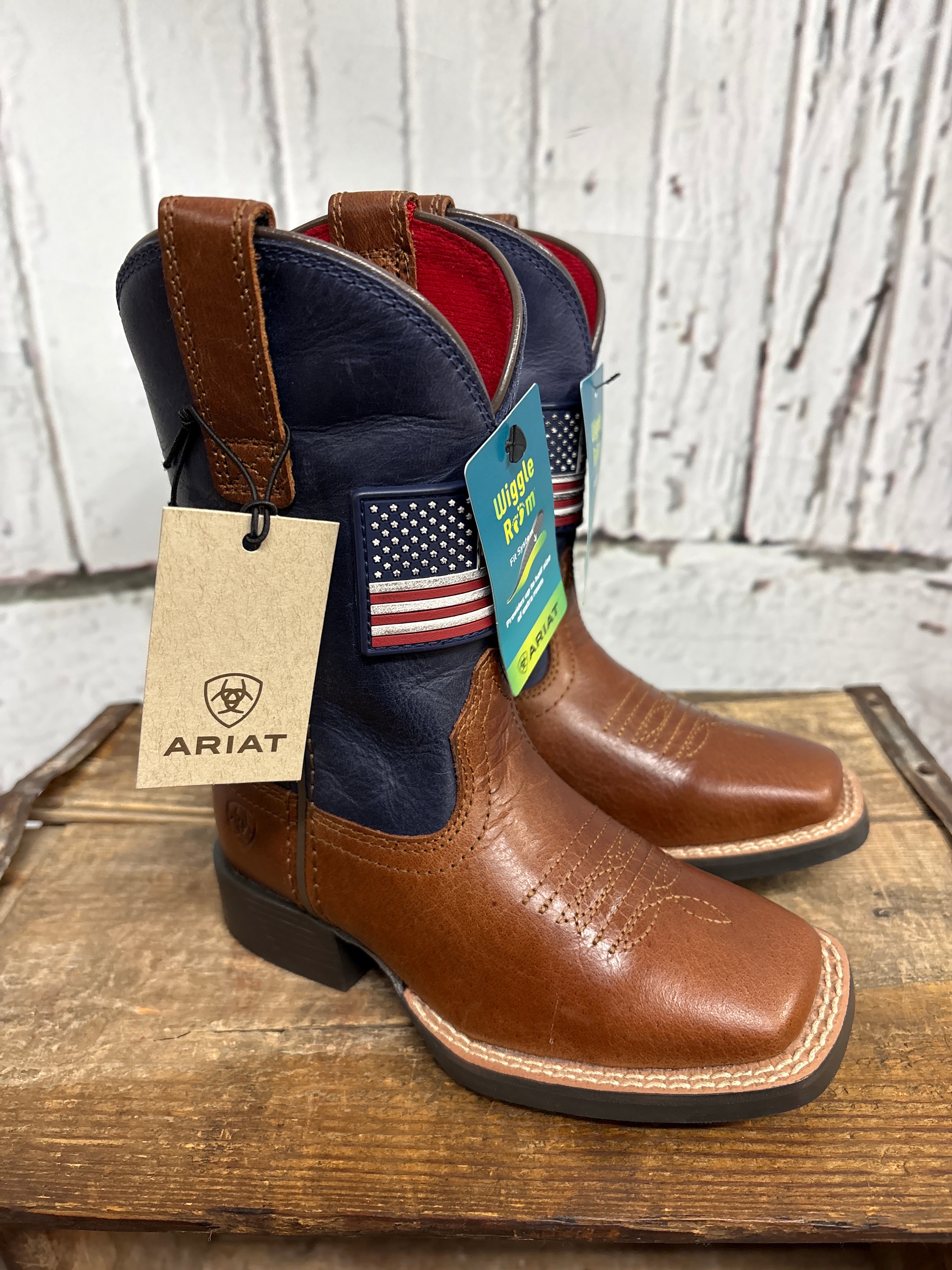 ARIAT FREEDOM RIDER SQ TOE BOOT – Hitch'n Post