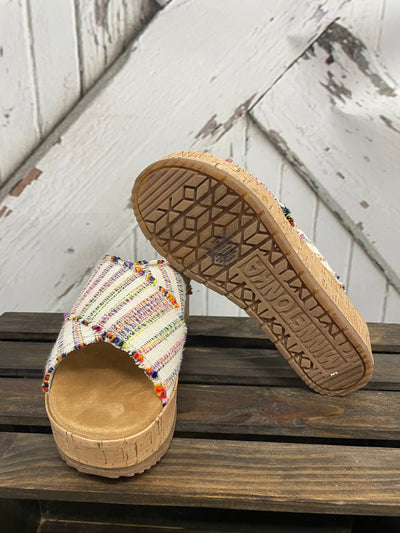 MIINNETONKA FIESTA STRIPE SANDAL
