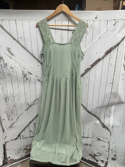 LONG GREEN DRESS