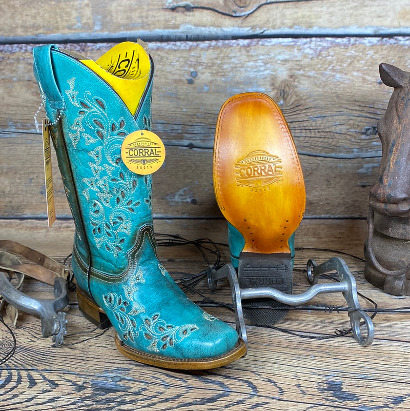 TURQUOISE LEATHER BOOT